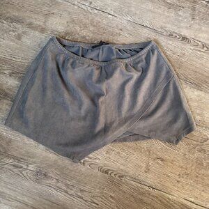 Olivaceous skort
